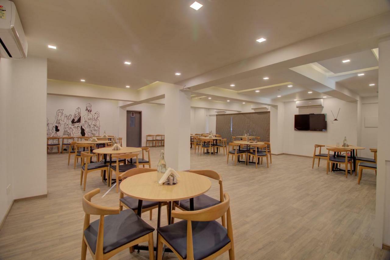 Townhouse Oak Kopar Khairane Navi Mumbai Formerly Ivy Hotel Ngoại thất bức ảnh