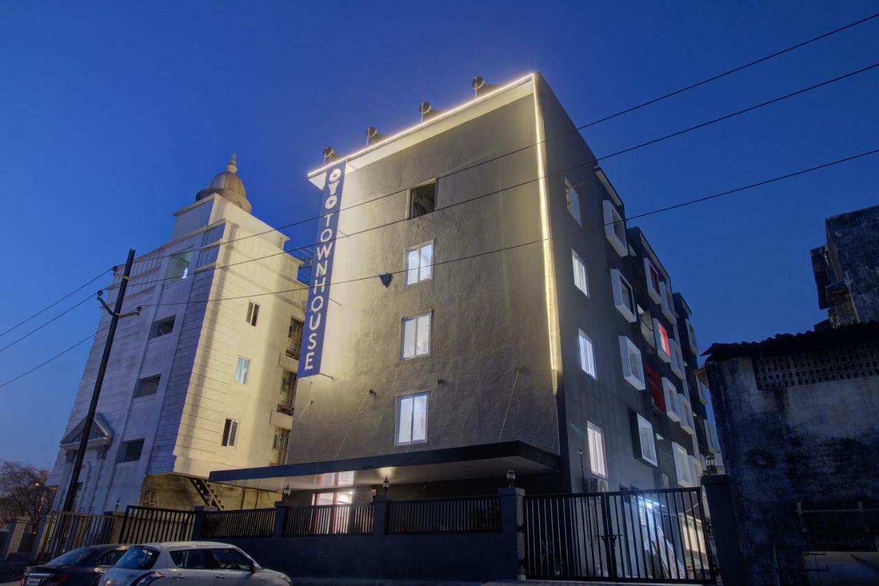 Townhouse Oak Kopar Khairane Navi Mumbai Formerly Ivy Hotel Ngoại thất bức ảnh